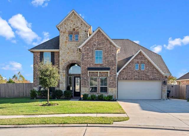 Property at 12422 Gatewood Dr, Mont Belvieu, TX 77535, 4 beds, 3.5 baths