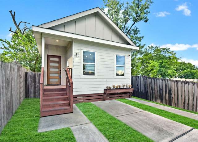 Property at 411 E 37th St, Houston, TX 77018, 3 beds, 2 baths