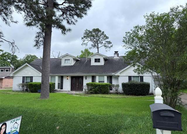 Property at 1419 Chestnut Ridge Rd, Houston, TX 77339, 5 beds, 3.5 baths