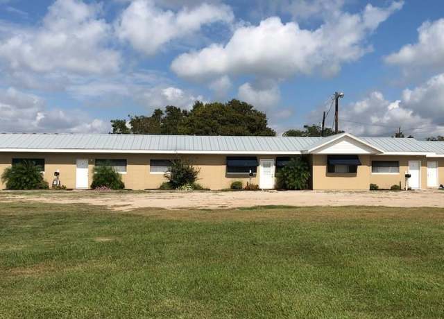 Property at 400 Henderson Ave, Palacios, TX 77465, 69 beds, 2 baths