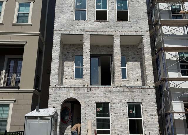 Property at 943 Blackshire Ln, Houston, TX 77055, 3 beds, 3.5 baths