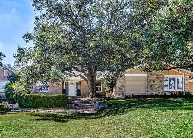 Property at 1200 E US Highway 90, Flatonia, TX 78941, 4 beds, 2 baths