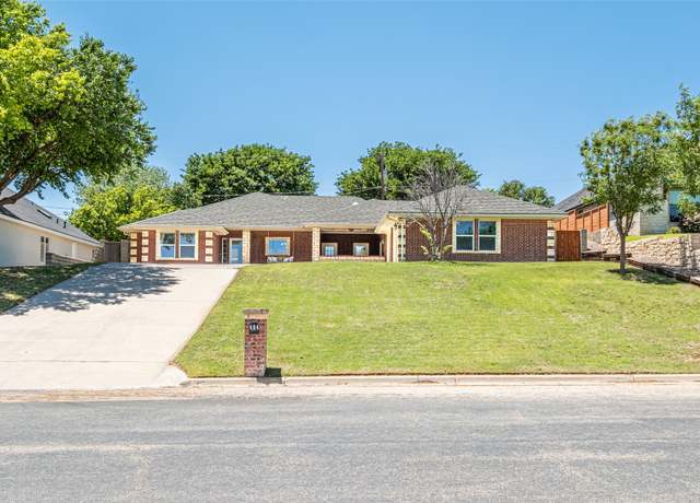 Property at 404 SW 21st St, Seminole, TX 79360, 3 beds, 2 baths