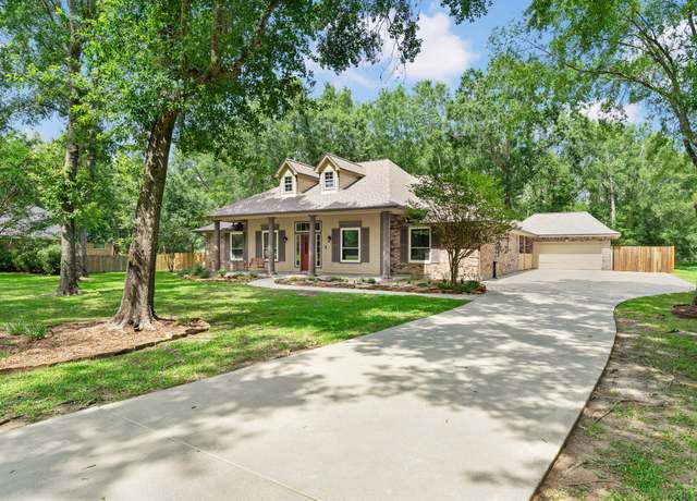 Property at 11710 Creek View Ln, Conroe, TX 77385, 3 beds, 2.5 baths