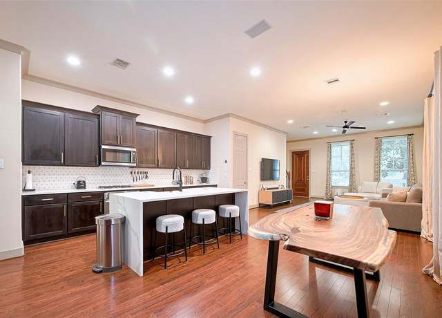 Property at 1224 Nelson Falls Ln, Houston, TX 77008, 3 beds, 3 baths
