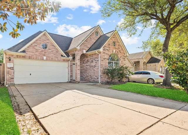Property at 8027 Daylilly Creek Dr, Houston, TX 77083, 3 beds, 2 baths