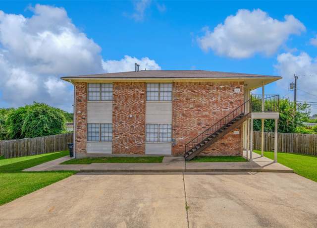 Property at 1206 Vinyard Ct, College Station, TX 77840, 2 beds, 2 baths