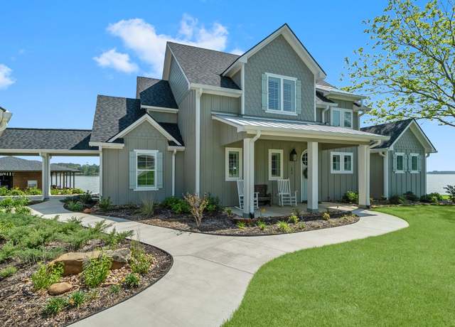 Property at 290 Indian Falls Dr, Livingston, TX 77351, 3 beds, 2.5 baths