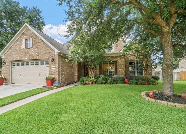 Property at 13910 Lake Benbrook Dr, Houston, TX 77044, 4 beds, 3.5 baths