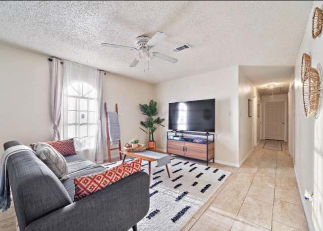Property at 901 South Utah St, La Porte, TX 77571, 4 beds, 3 baths