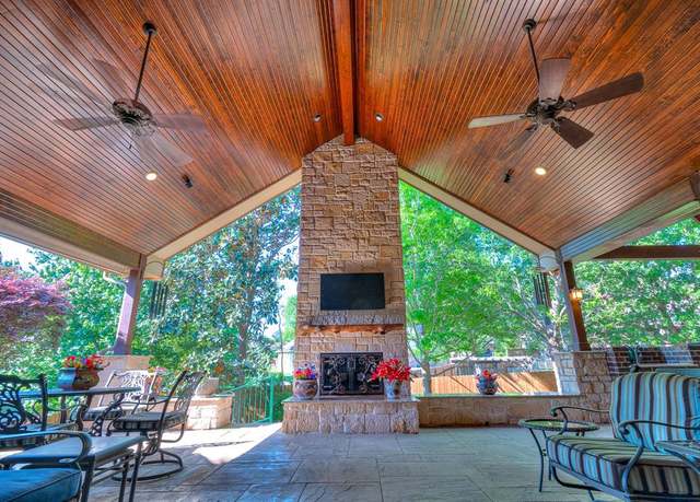 Property at 2469 S Bramlet Dr, Conroe, TX 77304, 4 beds, 3.5 baths