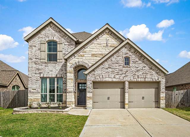 Property at 13609 Canyon Ranch Dr, Pearland, TX 77584, 4 beds, 3.5 baths