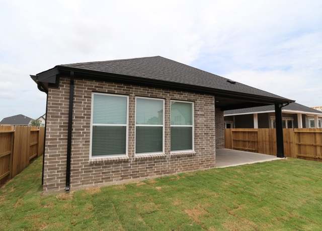 Property at 123 Blue River Trl, Rosenberg, TX 77471, 3 beds, 2 baths