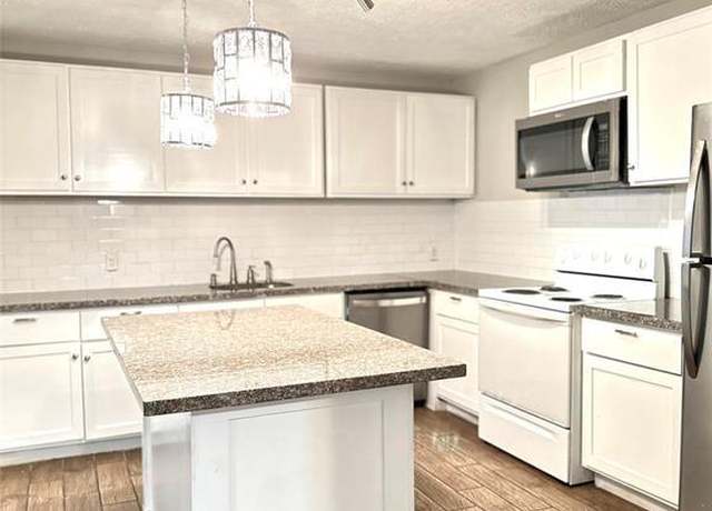 Property at 10610 Roandale Dr, Houston, TX 77048, 3 beds, 1 bath