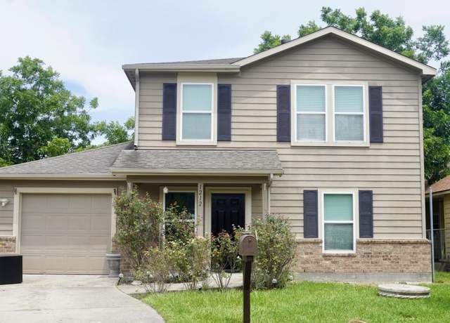 Property at 1212 Willow St, Baytown, TX 77520, 3 beds, 3 baths