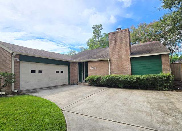 Property at 12223 Briar Forest Dr, Houston, TX 77077, 3 beds, 2 baths