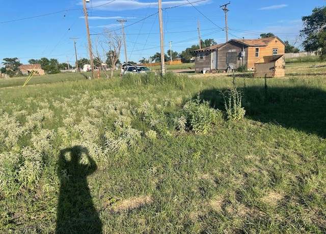Property at 1212 E 11th St, Plainview, TX 79072