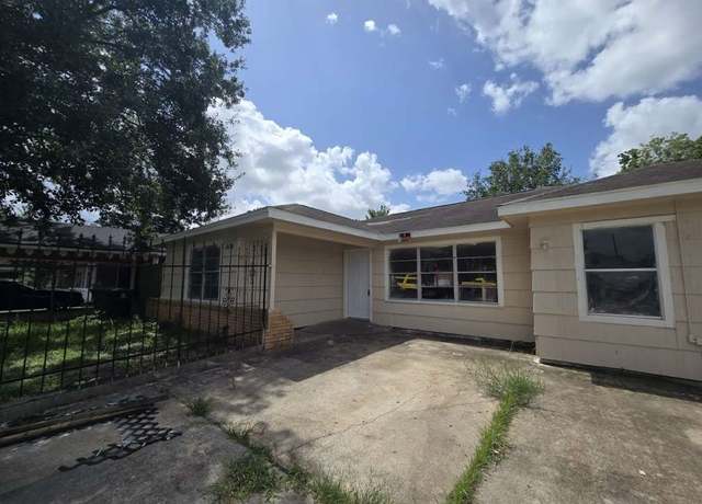 Property at 8522 Northton St, Houston, TX 77029, 4 beds, 1 bath