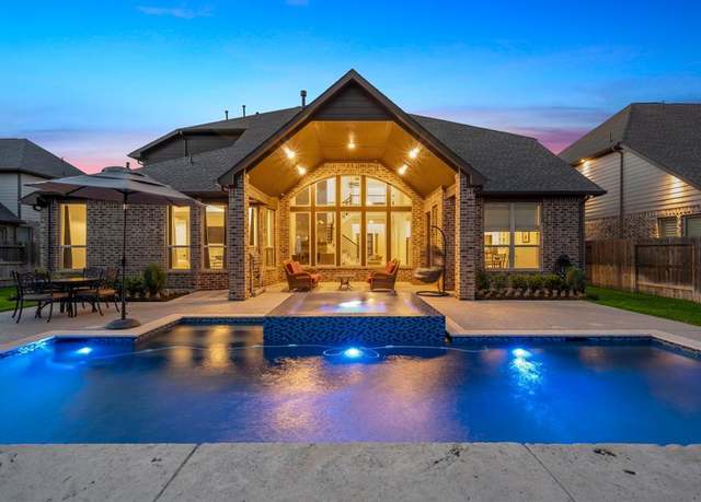 Property at 13807 Longwood Reach Dr, Tomball, TX 77377, 5 beds, 4.5 baths