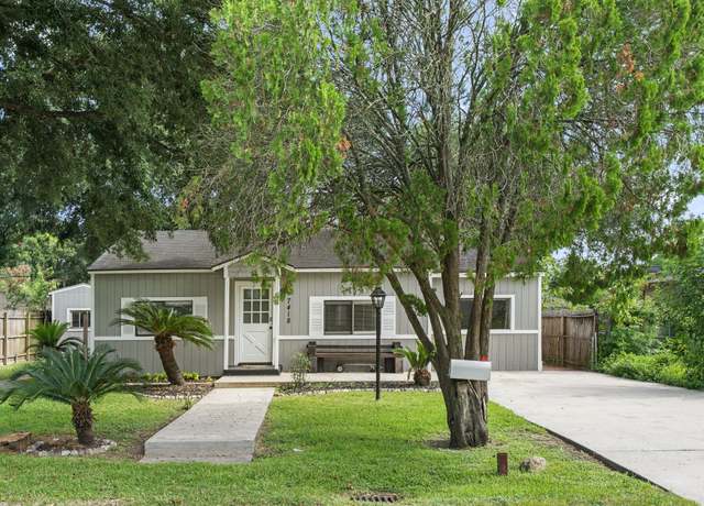 Property at 7418 Oscar Dr, Deer Park, TX 77536, 4 beds, 2 baths