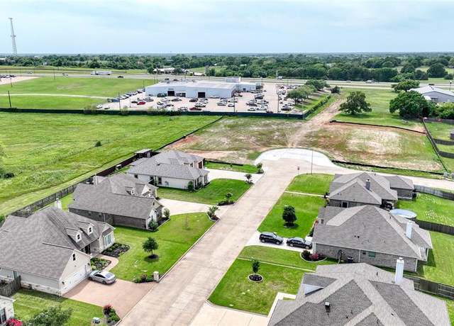 Property at 493 Oak Crest Ln, Brenham, TX 77833