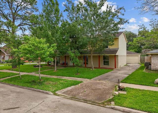 Property at 10218 Sagerock Dr, Houston, TX 77089, 5 beds, 3.5 baths