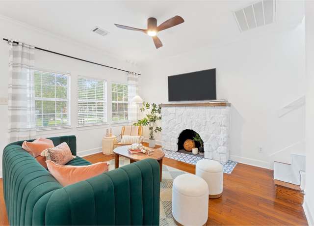 Property at 2909 Arbor St, Houston, TX 77004, 3 beds, 2 baths