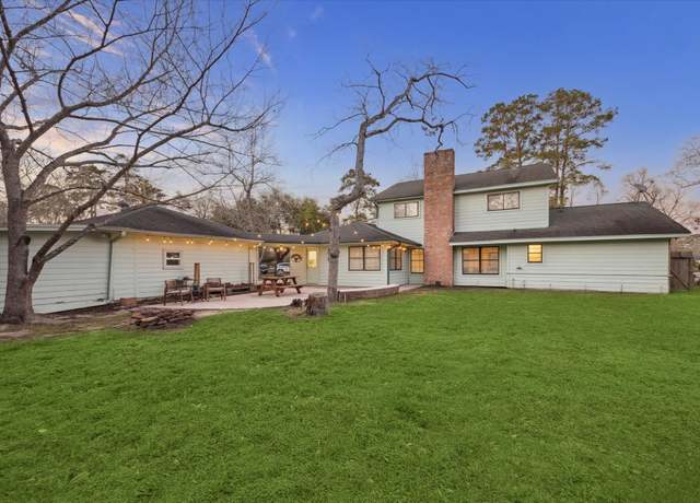 Property at 546 River Plantation Dr, Conroe, TX 77302, 4 beds, 2.5 baths