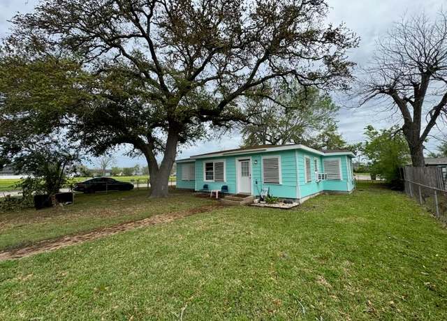 Property at 3103 Avenue H, Dickinson, TX 77539, 3 beds, 1 bath