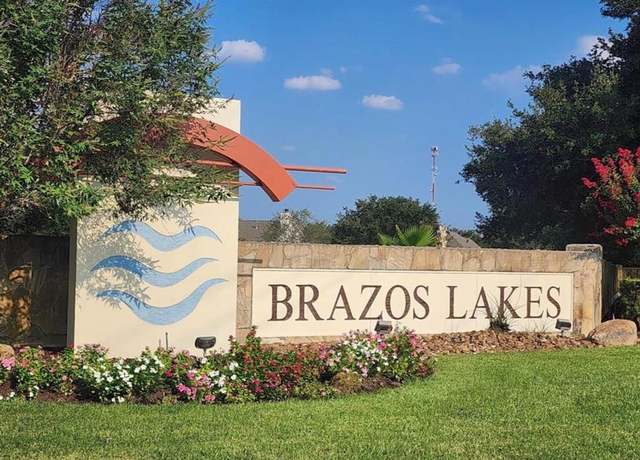 Property at 13702 Lakeview Meadow Dr, Richmond, TX 77469