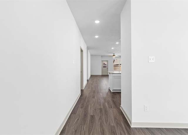 Property at 3061 Pampaneria Dr, Conroe, TX 77301, 3 beds, 2 baths
