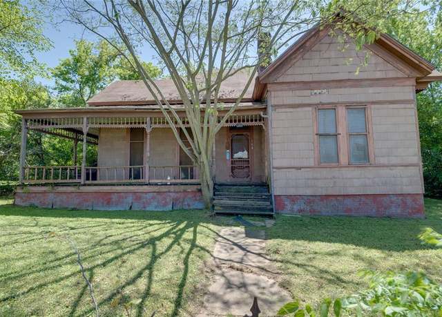Property at 308 W Reagan St, Palestine, TX 75801, 2 beds, 1 bath