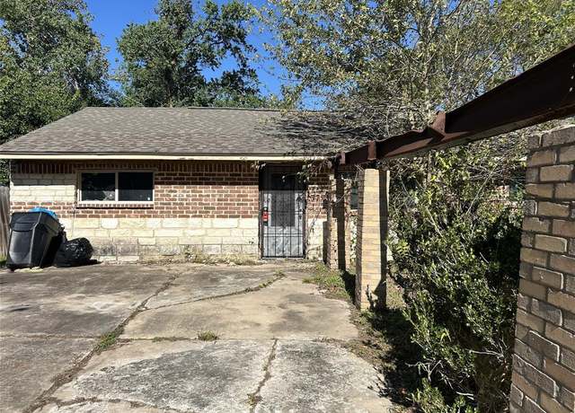 Property at 3031 Sunnydale Dr, Houston, TX 77051, 3 beds, 1 bath