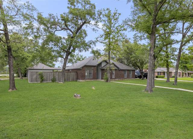 Property at 2403 Greenglade Ln, Spring, TX 77386, 3 beds, 2 baths