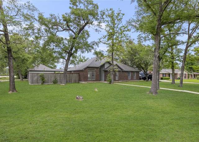 Property at 2403 Greenglade Ln, Spring, TX 77386, 3 beds, 2 baths