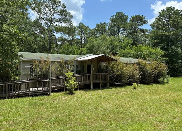 Property at 4064 Griffin Grove St, Silsbee, TX 77656, 3 beds, 2 baths