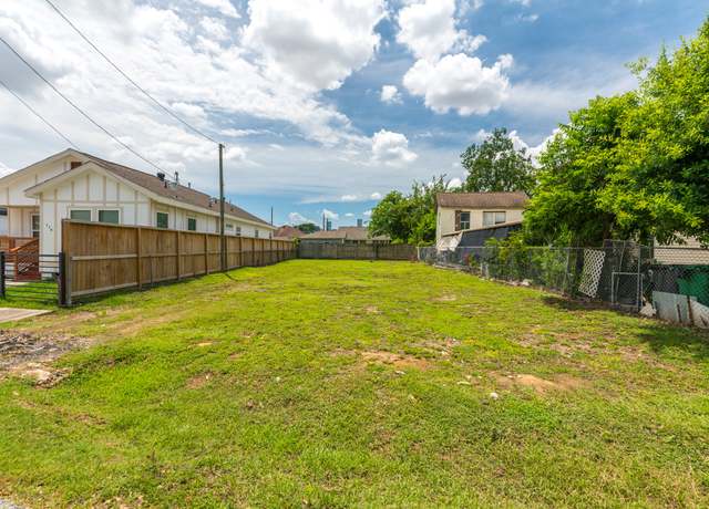 Property at 121 N Sidney St, Houston, TX 77003