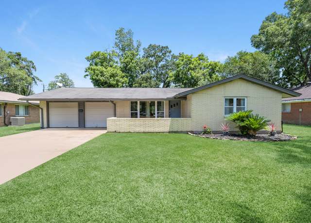 Property at 1201 Terrace Dr, Alvin, TX 77511, 3 beds, 2 baths