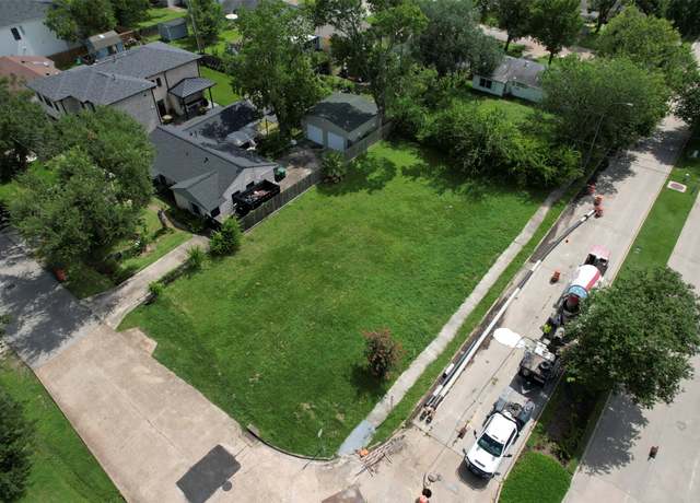 Property at 1402 Aldrich St, Houston, TX 77055
