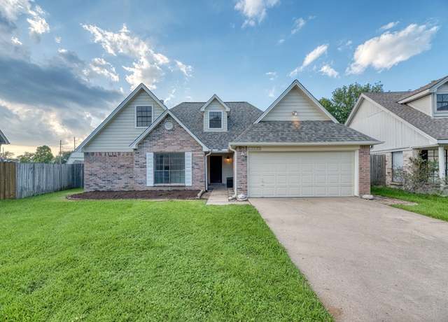 Property at 16546 Tranquil Dr, Sugar Land, TX 77498, 3 beds, 2 baths