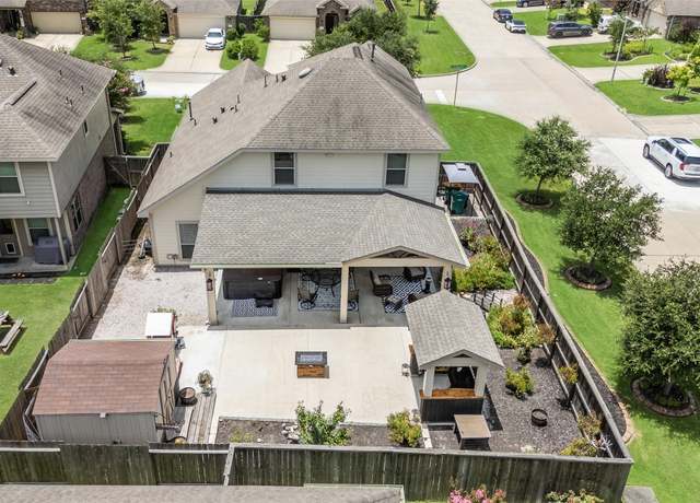 Property at 2803 Ridgecliff Ct, Conroe, TX 77301, 4 beds, 2.5 baths