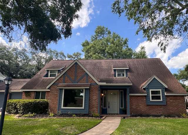 Property at 211 Cedar Ln, El Lago, TX 77586, 4 beds, 2 baths