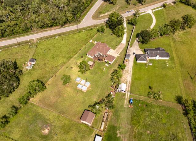 Property at 15706-2 County Road 526, Rosharon, TX 77583, 4 beds, 2 baths
