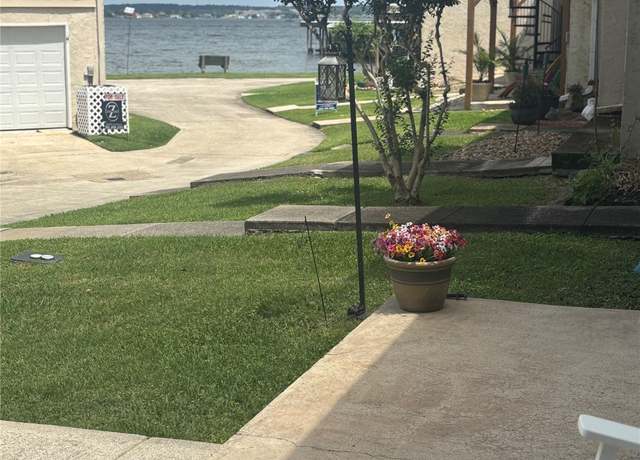 Property at 39 Regency Pt, Montgomery, TX 77356, 3 beds, 2 baths
