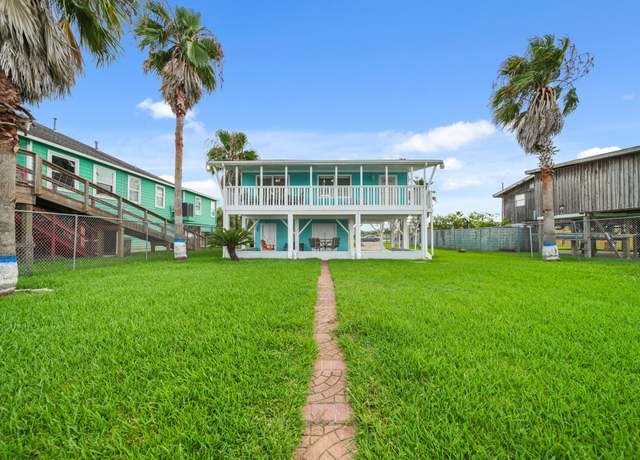 Property at 5026 Scenic Dr, Dickinson, TX 77539, 1 bed, 1.5 baths