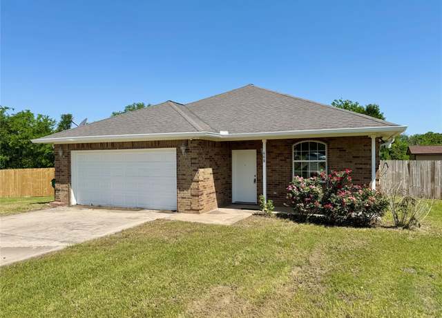 Property at 608 Olde Oaks Cir, Madisonville, TX 77864, 3 beds, 2 baths