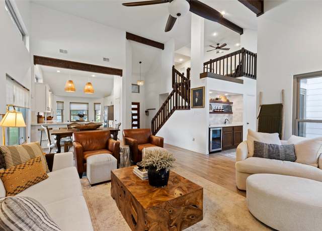 Property at 195 S Pathfinders Cir, The Woodlands, TX 77381, 3 beds, 2.5 baths