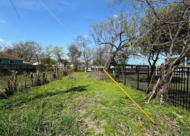 Property at 715 E 34th St, Houston, TX 77022