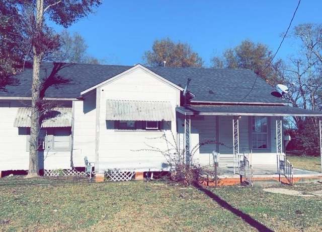 Property at 4100 Dryden Rd, Port Arthur, TX 77642, 5 beds, 3.5 baths
