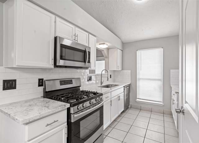 Property at 2031 Oakwell Ln, Katy, TX 77449, 2 beds, 2 baths